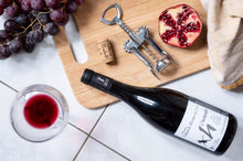 Charger l&#39;image dans la galerie, L&#39;Inclassable, sans sulfite ajouté | Vin rouge bio Côtes Du Rhône (2018)
